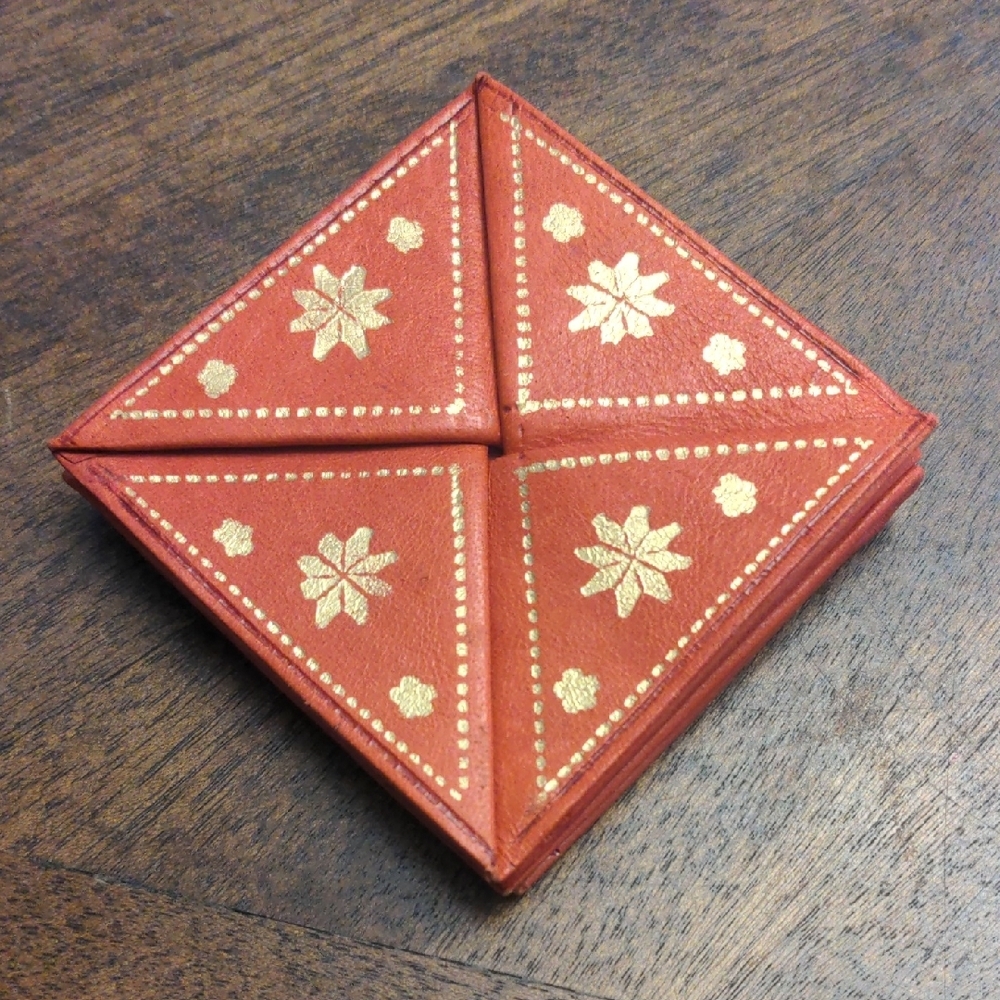 Handmade Leather Origami Wallet Coin Pouch – Snap Closure, Gold Foil detail
